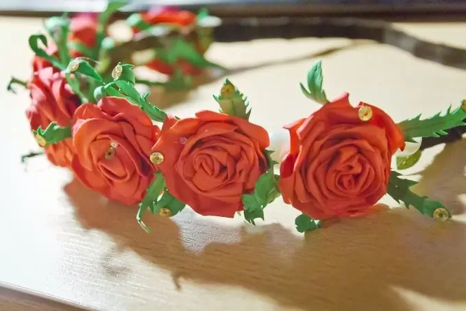 How to make a wreath with roses from foamiran with your own hands