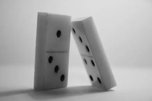 Kā uzvarēt domino