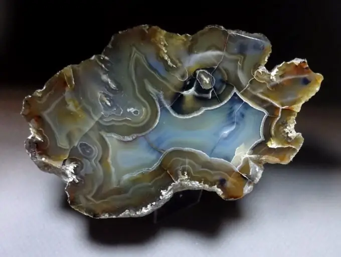 የድንጋዮች እና የማዕድናት አስማታዊ ባህሪዎች-agate