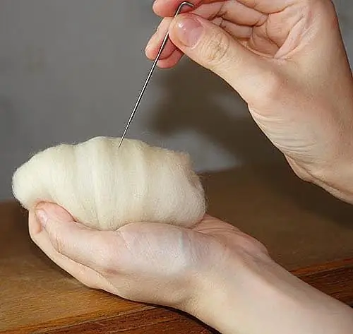 How to learn to roll wool