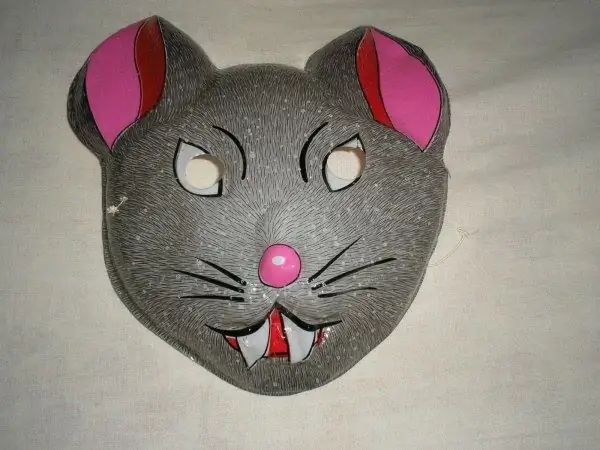 How to make a mouse mask