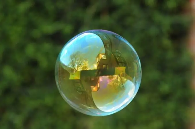 How to blow big bubbles