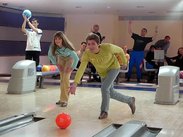 Cách ăn mặc bowling