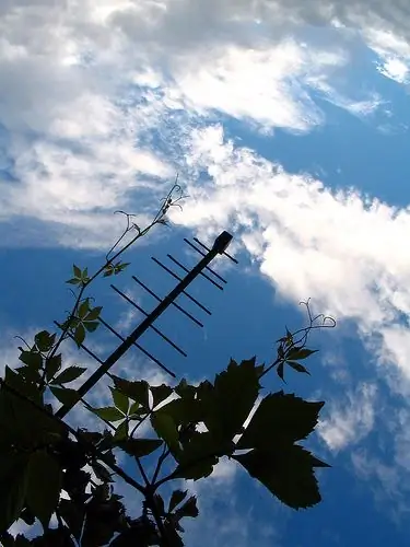 Com muntar una antena de TV