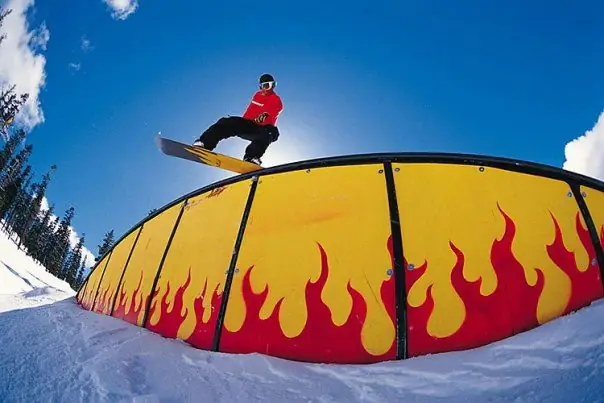 Como fazer manobras em uma prancha de snowboard