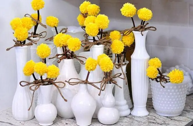 How easy it is to make interior flowers from pompons