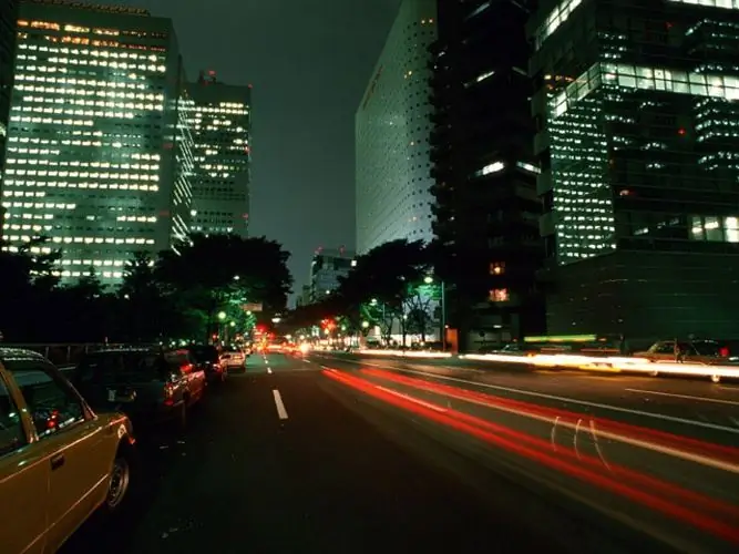 How to photograph a city at night