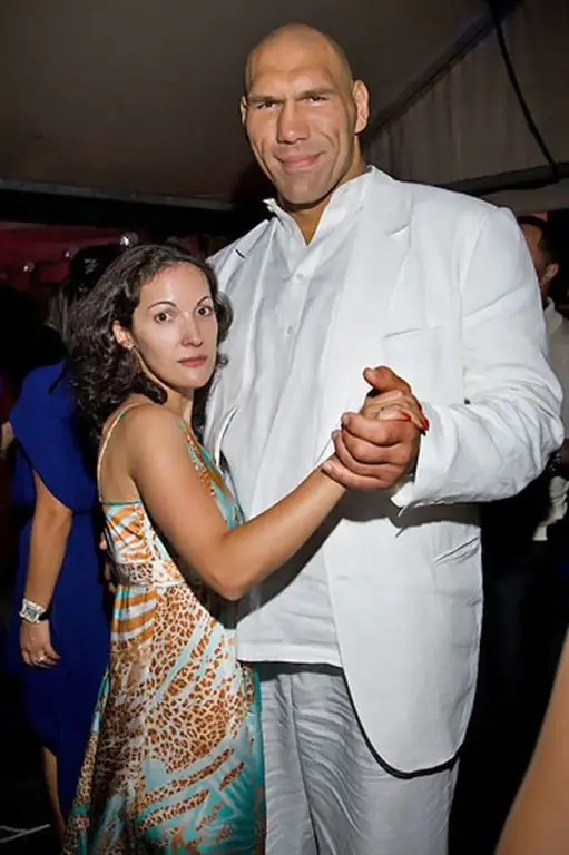 De vrouw van Nikolai Valuev: foto