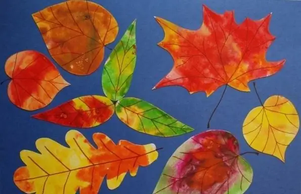 Come disegnare una foglia d'autunno