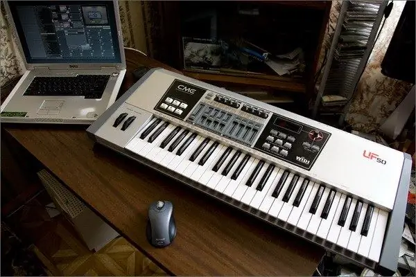 Yuav ua li cas ua si ntawm midi keyboard